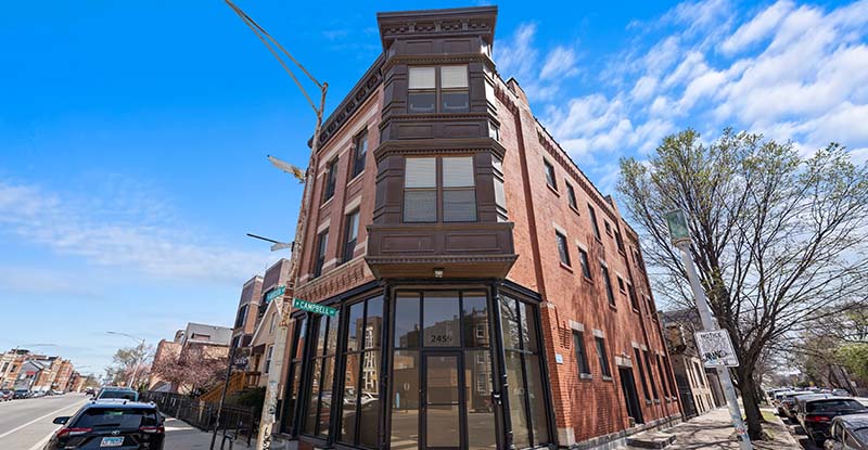 Essex Three-Twelve Lists 4-Unit Apartment Building in West Town