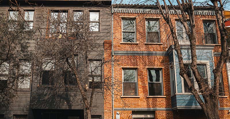 Buying a 2–4 Unit vs. 5+ Unit Apartment Building in Chicago